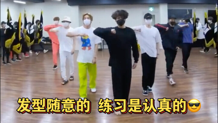 穿的很随意but练习都认真每一根神经～又是想看演唱会的一天