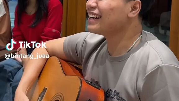 Gitaran dulu di luar