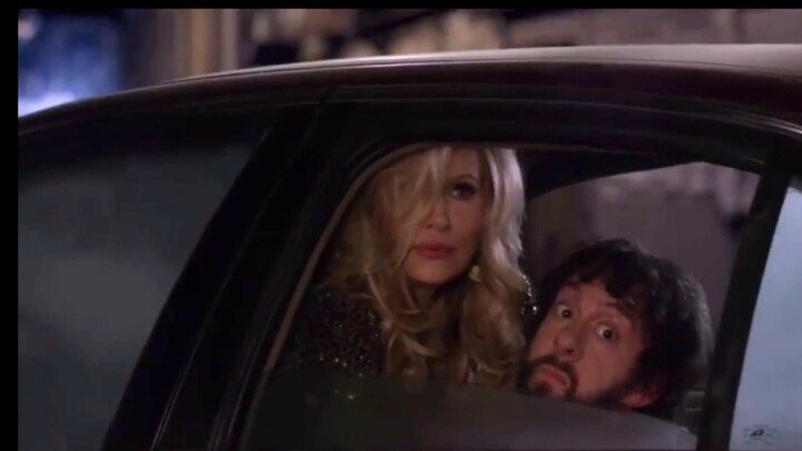 [2 Broke Girls] Hilarious! Catching Sophie in the Act