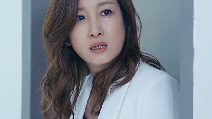 Grandma lost her granddaughter, but it was only the mom who was really frantic…