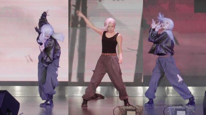 Sư tỷ Lộc Dã nhảy Kiếm Hiệp trong đêm hội chào đón tân sinh viên của câu lạc bộ anime Bắc Đại