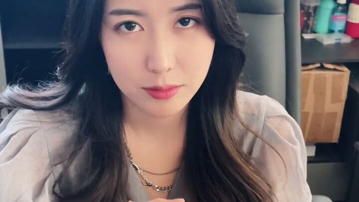 Seorang lelaki sejati yang lahir di tengah langit dan bumi, pantaskah terus-menerus tertekan dan ber