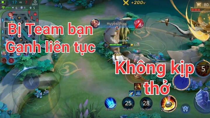 Trận đấu Liên tục combat tại đường rồng. Liên tục thở oxi khi bị team bạn ganh