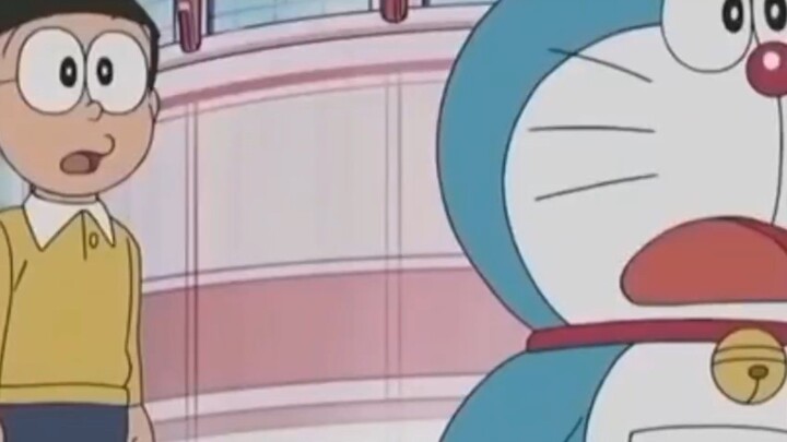 Doraemon yang berbeda
