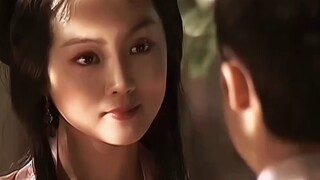 "Lý Trí: Em không hiểu, chị tốt bụng quá!"
