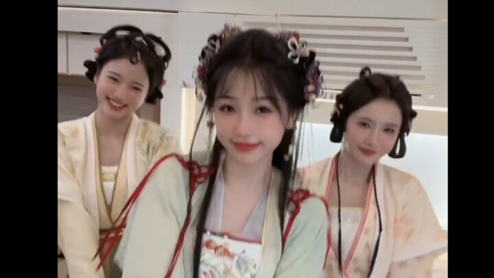 Hilarious! Yu Shuxin’s drama promotion for “Eternal Night Star River” is going head-to-head with “Pe