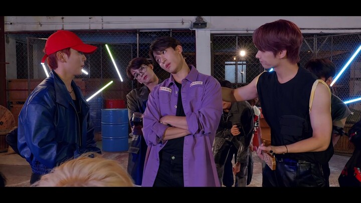 【SEVENTEEN】Tukar part Kiri & Kanan dan orang yang meniru rekan satu timnya