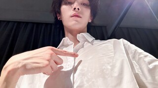 شو كاي، إذا شعرتِ بالحكة، فاذهبي للاستحمام! هناك مفاجأة في النهاية، لذا لا تفوتي مشاهدتها! كنتُ أضحك