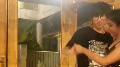 Menari selama dua menit dan berbaring di tempat tidur selama sepuluh jam