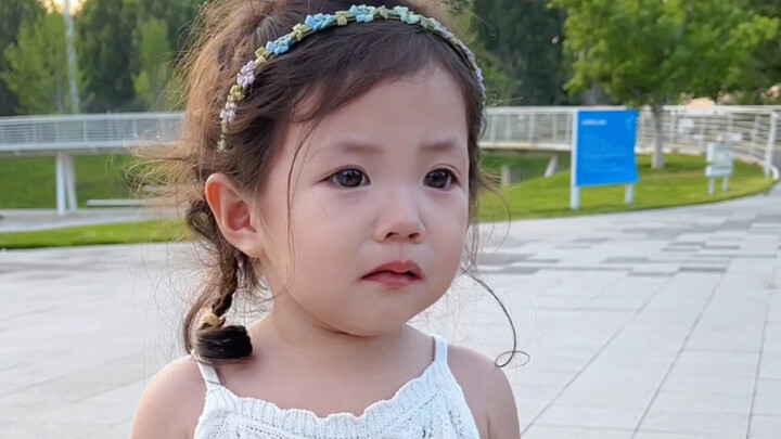 This daily sibling bond of loving each other and teasing (or "shark-ing") one another~