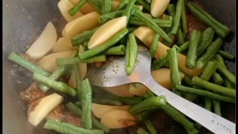 "鱼咖喱\Fish curry with vegetables "