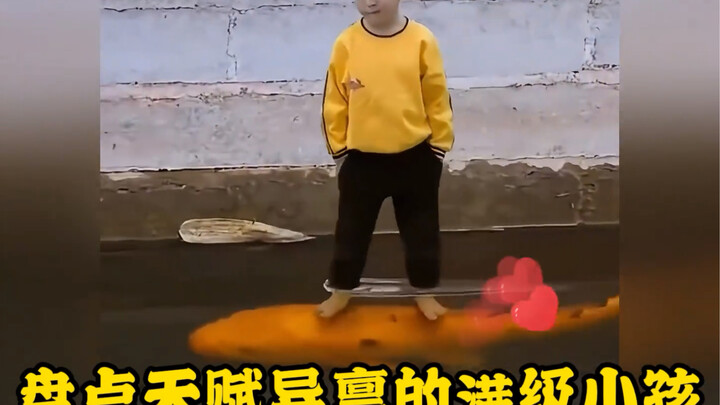 Điểm danh những bé con thiên phú xuất chúng: Lén lút tiến hóa mà còn giấu chúng ta nữa chứ! #BéConCấ