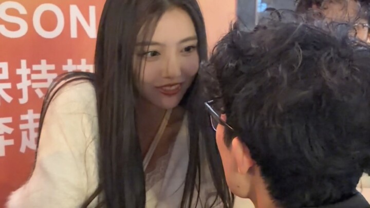 Cố gắng hết sức để khẳng định sự tồn tại