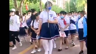 Kamu bilang dia baru berusia sembilan setengah tahun???