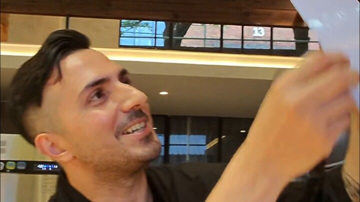 挑战一张纸换面包