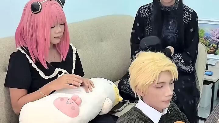 Cosplay anime: nyanyi lagu kesukaan