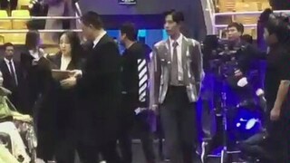 赞过去之后 佳音对其他女明星说：看看人家 哈哈哈哈哈哈哈哈哈哈哈哈哈哈哈哈哈哈哈哈哈哈笑死我了哈哈哈哈哈哈哈哈哈哈哈哈哈哈