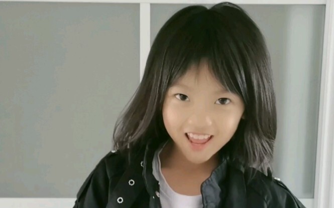 Yuanyuan is here, bringing her silly dance!