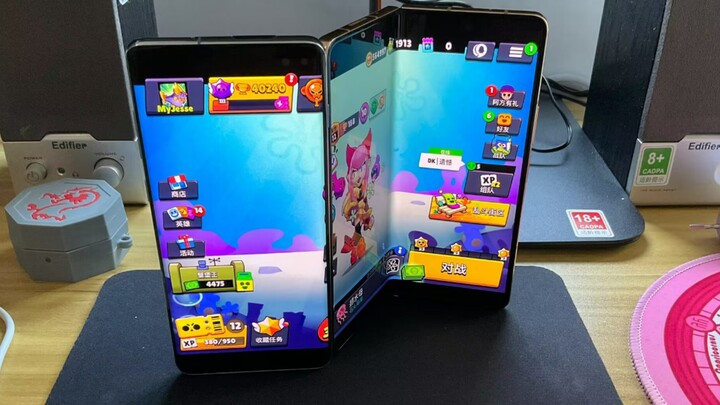 ใช้หน้าจอพับสามทบเล่น Brawl Stars แล้ว!