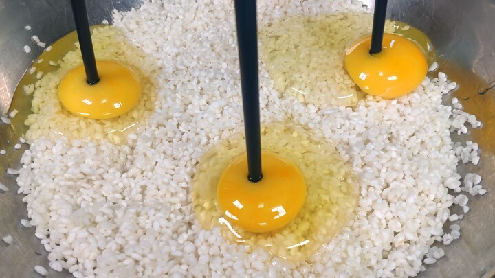 Đừng nấu cháo gạo tẻ, cho thêm 3 quả trứng vào, cháo sẽ ngọt mềm!