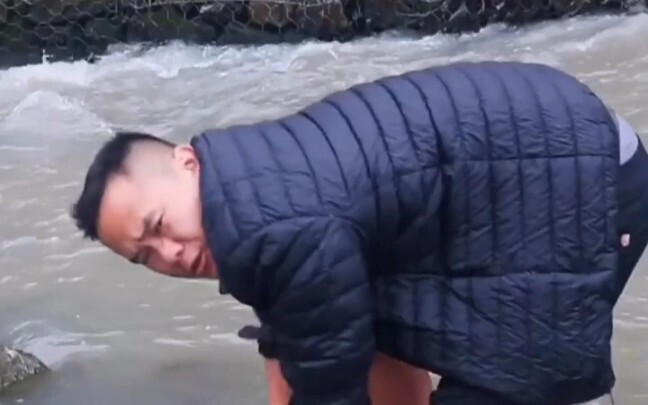 《荒  野  求  生  7》豆瓣评分8.7