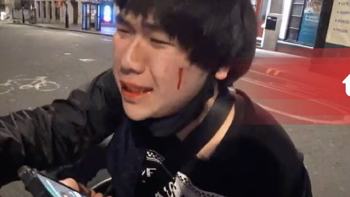 新加坡华裔留学生在英国街头遭到袭击差点被杀，幸遇户外主播勇敢救助 @柚子木字幕组