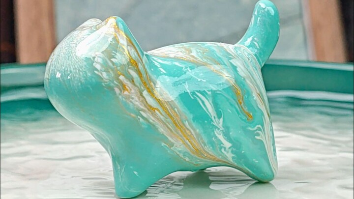 مجموعة الألوان الزرقاء المنعشة – القطّة المطلية باللّك