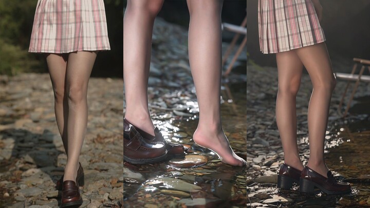 สายน้ำระยิบระยับ สะท้อนชายกระโปรงลายตารางสีชมพูของฉัน
