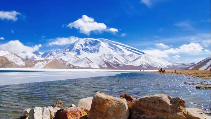 سافرت في شهر العسل بفستان زفافي الذي ارتدته أمي قبل ثلاثين عامًا