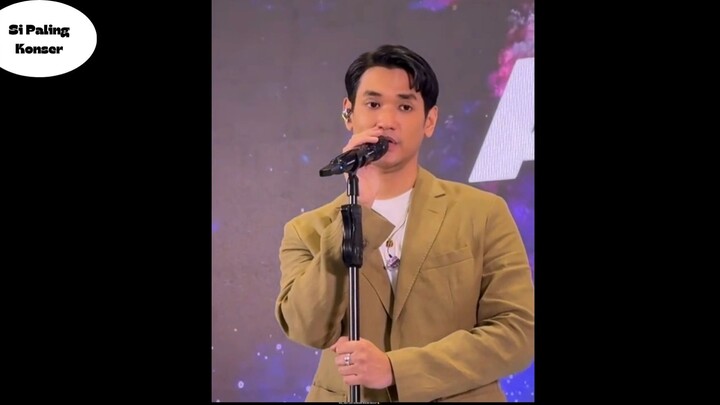 sing along ‘terima kasih cinta’ on @Java Jazz Festival @Afgan