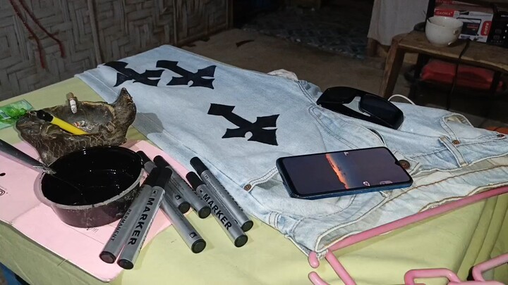 makinig my gangsta pants