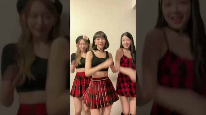 220728 LE SSERAFIM SAKURA, CHAEWON & EUNCHAE "Suki Suki Dance" Tiktok update