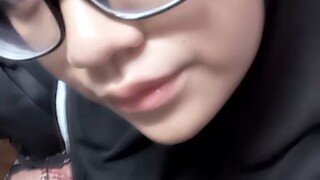 versi kacamata