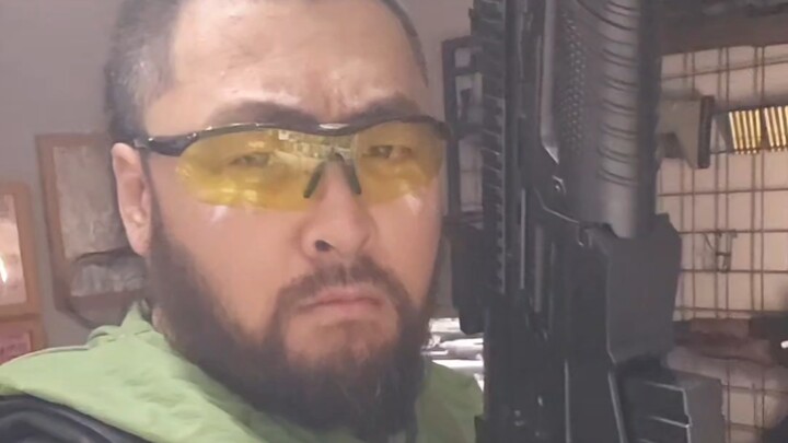 Bạn bè bảo tôi giống Uluru.