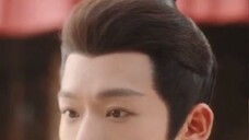 My longing for you has never stopped. We met while walking together. Yang Zi and Zhang Wanyi met but