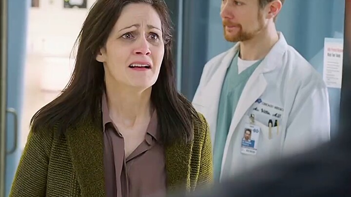 In the raging fire, the man shielded his wife and child with his own body—only to be burned to a cha