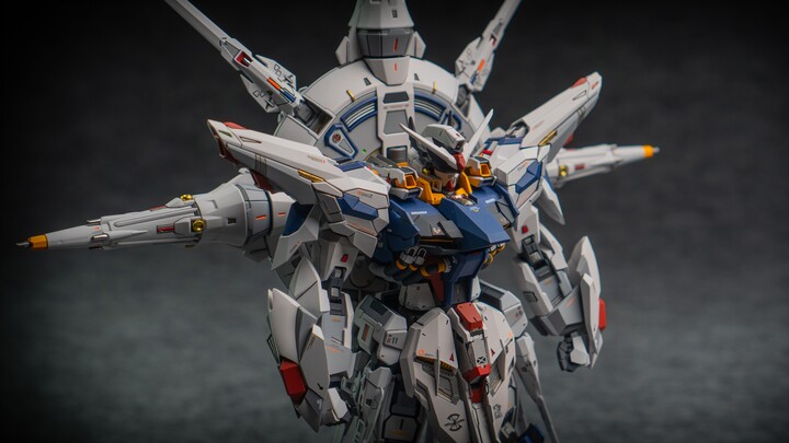 The villain also has that unstoppable domineering - Bandai Spiritual Gundam + Yujiao Paradise GK, le