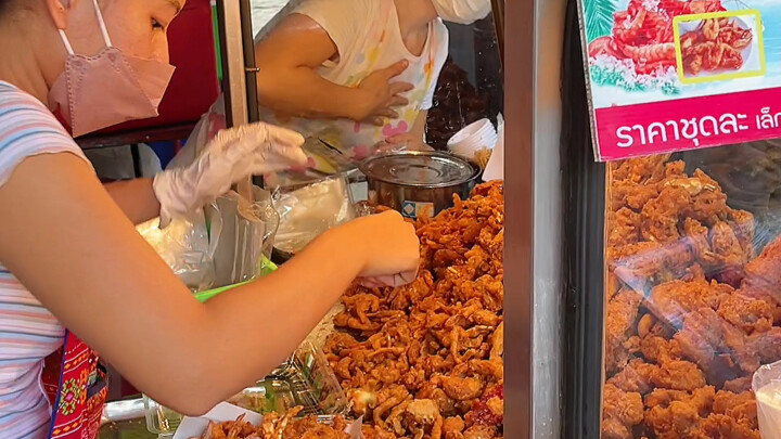 Ẩm thực Thái Lan: Một ngày bán hàng trăm cân hải sản chiên giòn Bangkok, đỉnh cao giòn ngon tươi ngọ