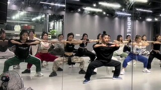 [Balance essential combination training] [Lower limb strength essential] by Teacher Beibei