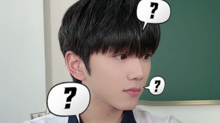 Saat itu kami berbagi satu meja belajar, lengan kami saling berdekatan hanya sejengkal saja...