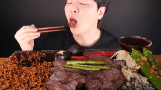 Mukbang Beefstake và mì cay 2 #food
