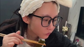 丁满点外卖的时候问我吃不吃，我说不吃……
