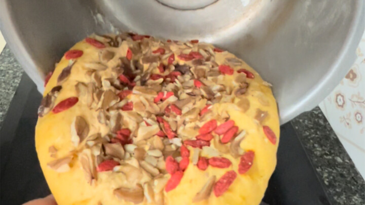 Membunuh sebuah semangka sambil bersama mi.