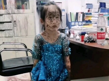 孩子静悄悄、必定在作妖