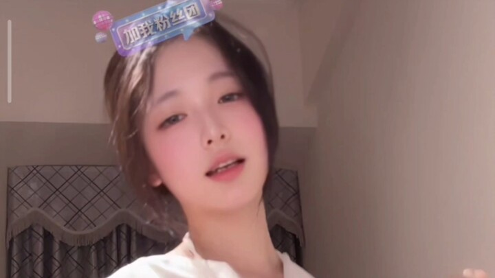 Con mèo tù biết hát biết nhảy I