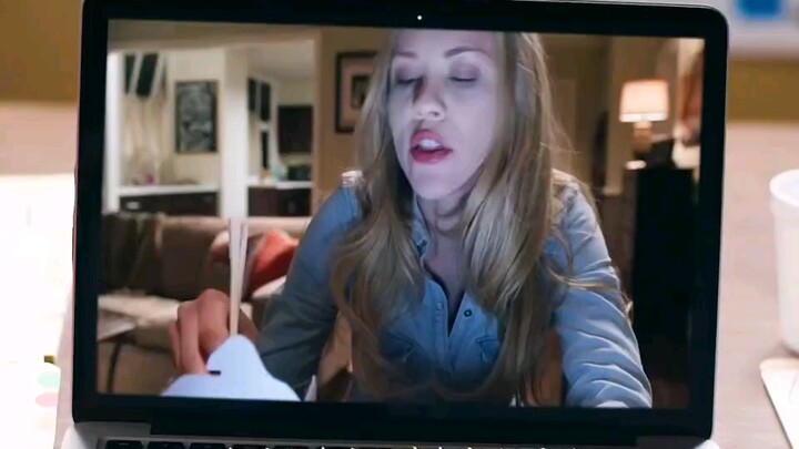 A girl accidentally discovers a burglar breaking into her neighbor's house.