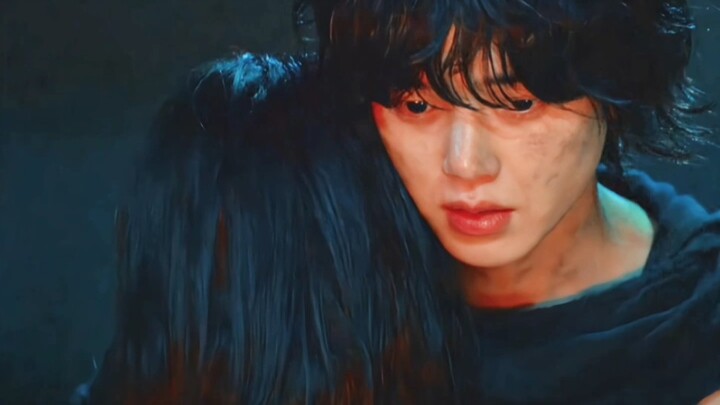 Eun-yo's hug really touched my heart! Love in the end times is so sweet.