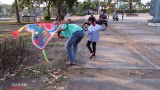 #157: Đi thả Diều ở công viên Văn Miếu và cái kết con Diều DORAEMON  bay vô quán trà sữa