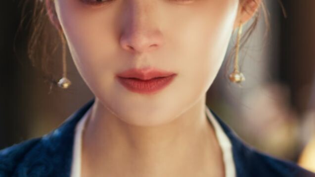 Ya ampun!! Kakak ini ternyata udah 40 tahun! Bodi dan penampilannya segar banget, sampai-sampai aku 