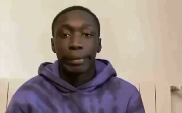 (هذه المرة هو الأخ الأصغر نفسه) الأخ الأسود الممثل الماكر يبتكر حيلة جديدة